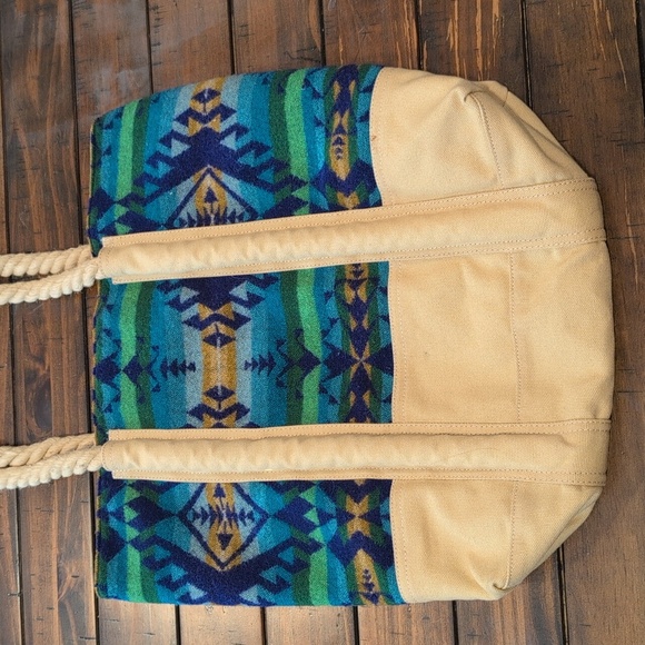 Pendleton Surf Wool Canvas Tote - Picture 5 of 10